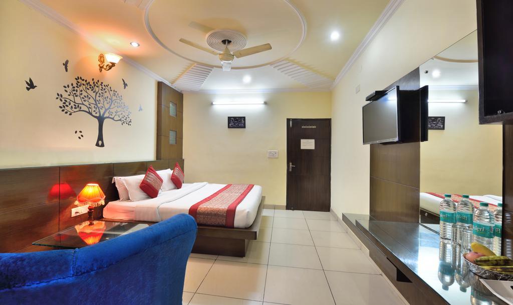 Centra Inn Nueva Delhi Exterior foto
