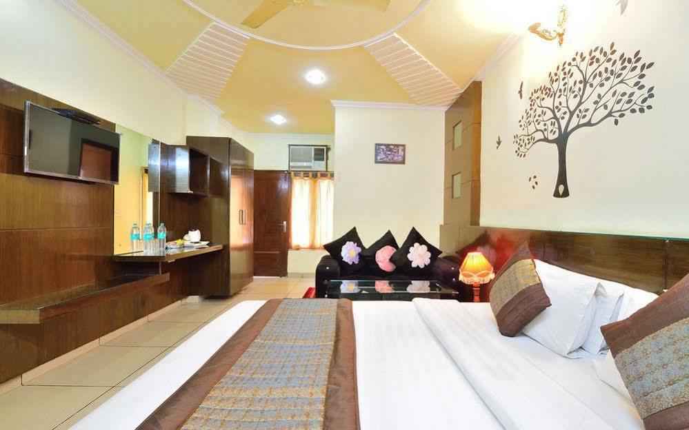 Centra Inn Nueva Delhi Exterior foto