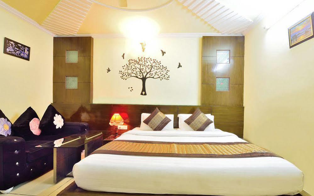 Centra Inn Nueva Delhi Exterior foto
